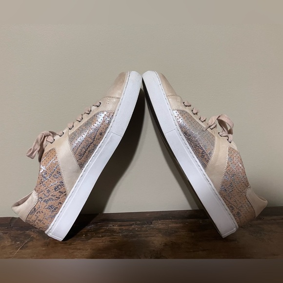 Trask Cream Sneakers Classic Low-Top Design - Picture 3 of 9